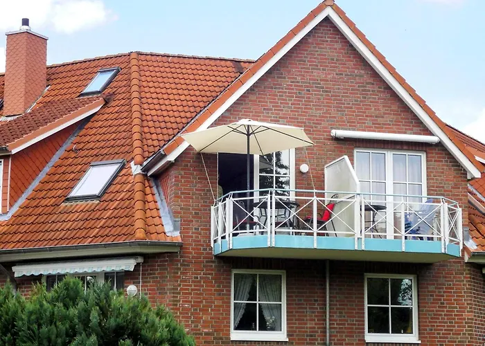 Ostseeallee 6 Treibholz *