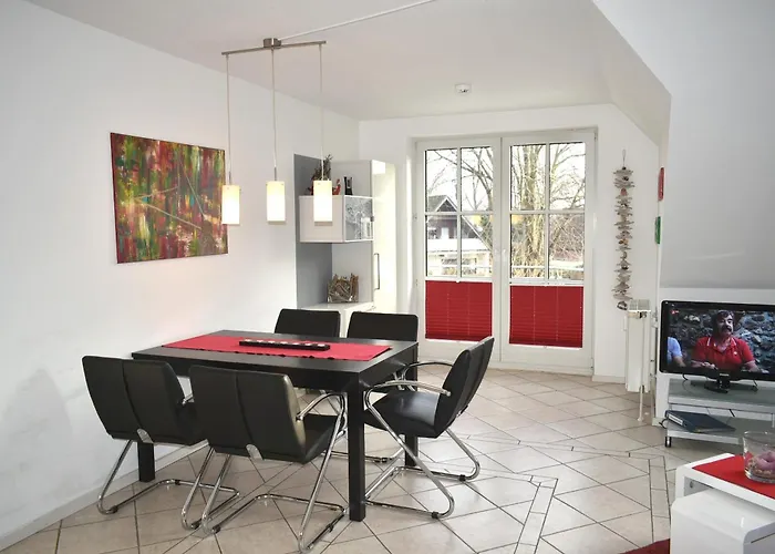 Ostseeallee 6 Treibholz * Niendorf